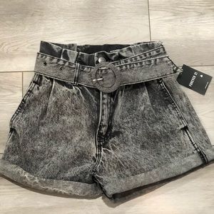 🖤🖤🖤 Acid wash high-waisted belted shorts 🖤🖤🖤